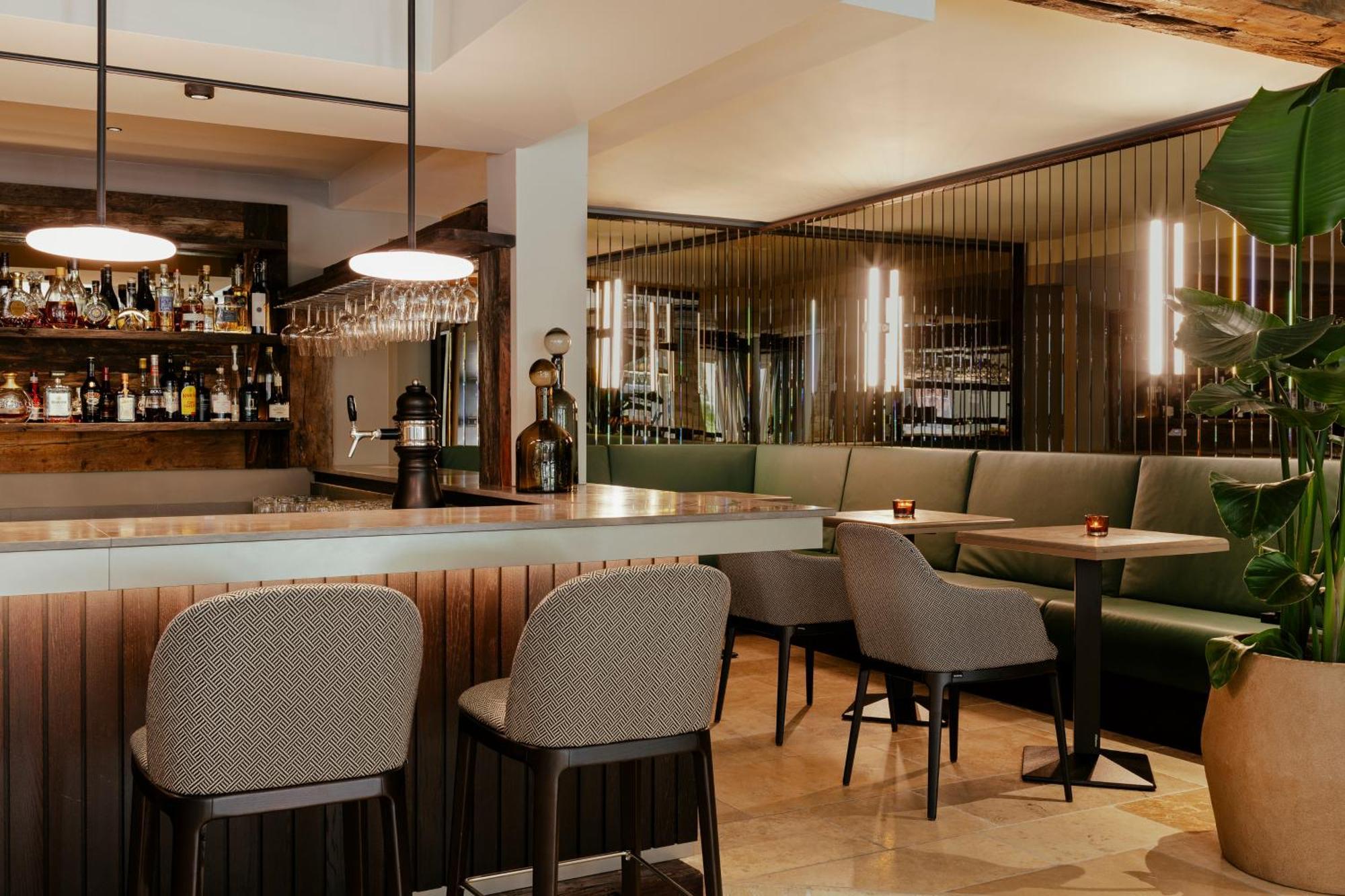 Schloss Zermatt - Cbd & Adaptogenic Spa And Sport Hotel Екстериор снимка