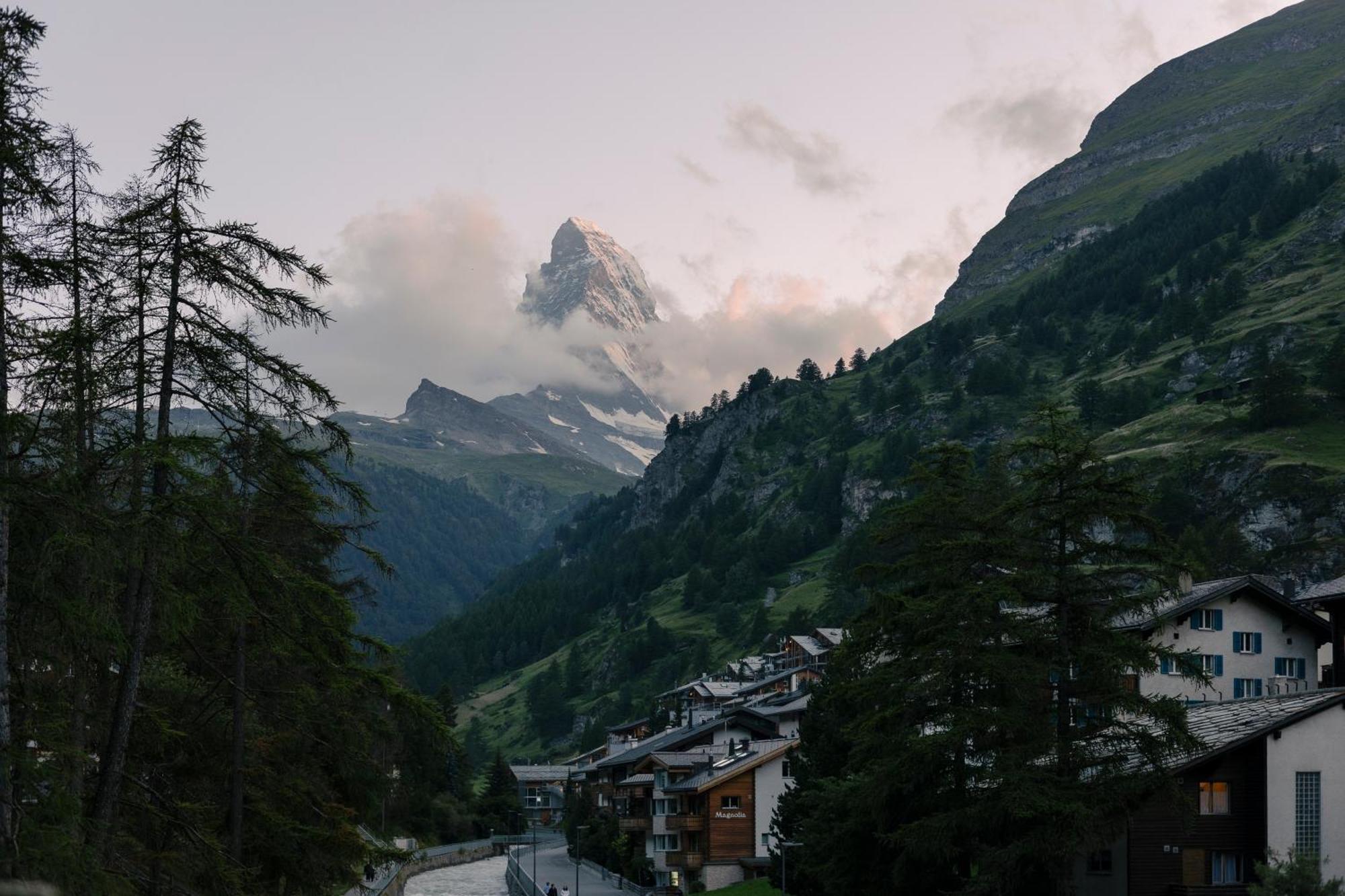 Schloss Zermatt - Cbd & Adaptogenic Spa And Sport Hotel Екстериор снимка