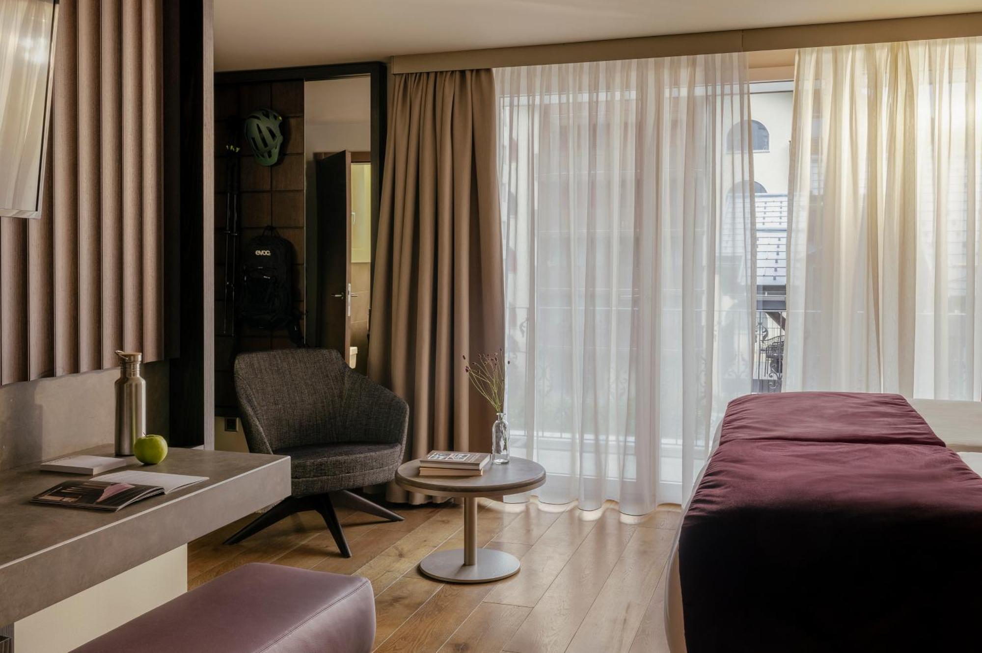 Schloss Zermatt - Cbd & Adaptogenic Spa And Sport Hotel Екстериор снимка