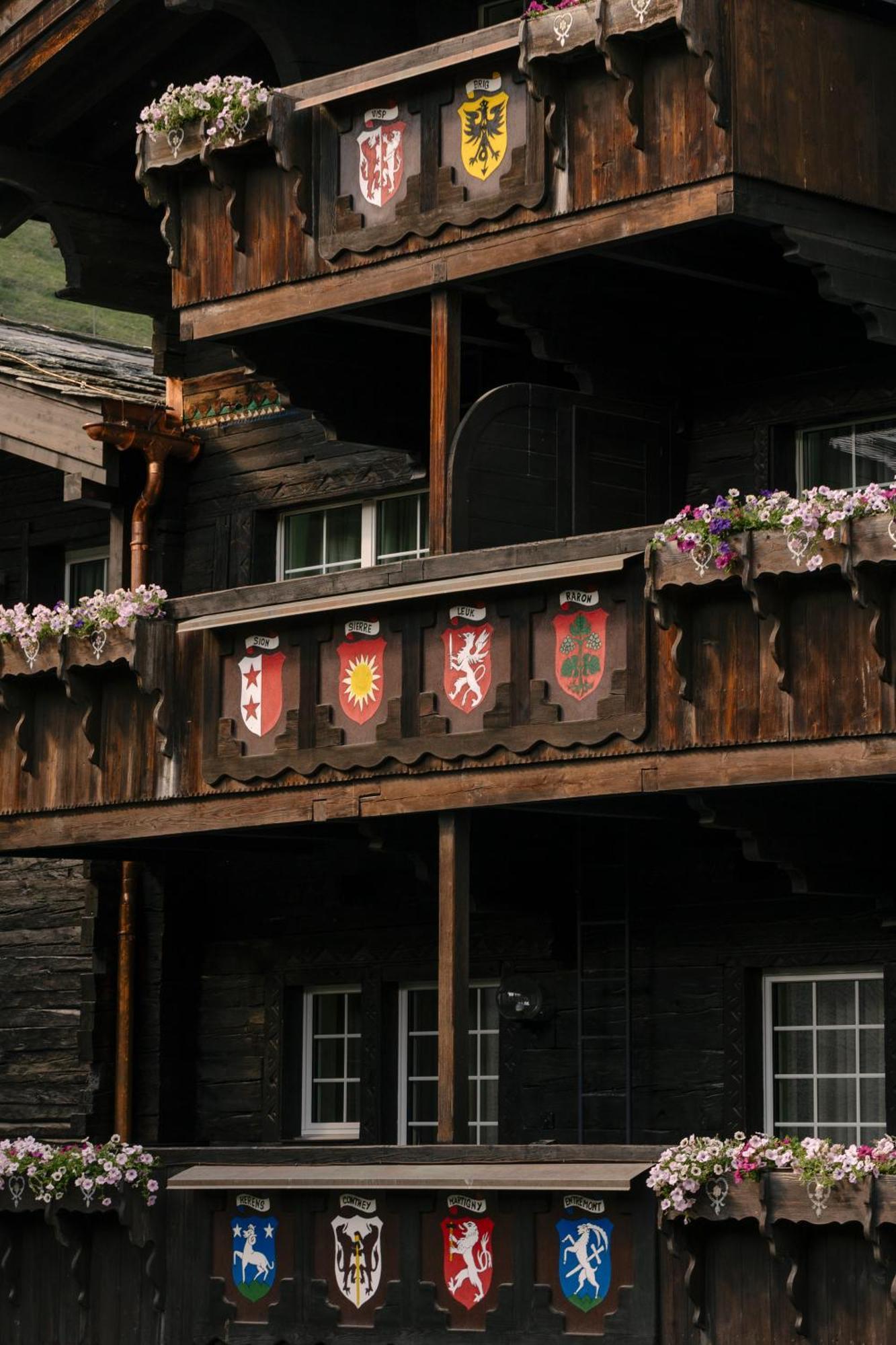 Schloss Zermatt - Cbd & Adaptogenic Spa And Sport Hotel Екстериор снимка